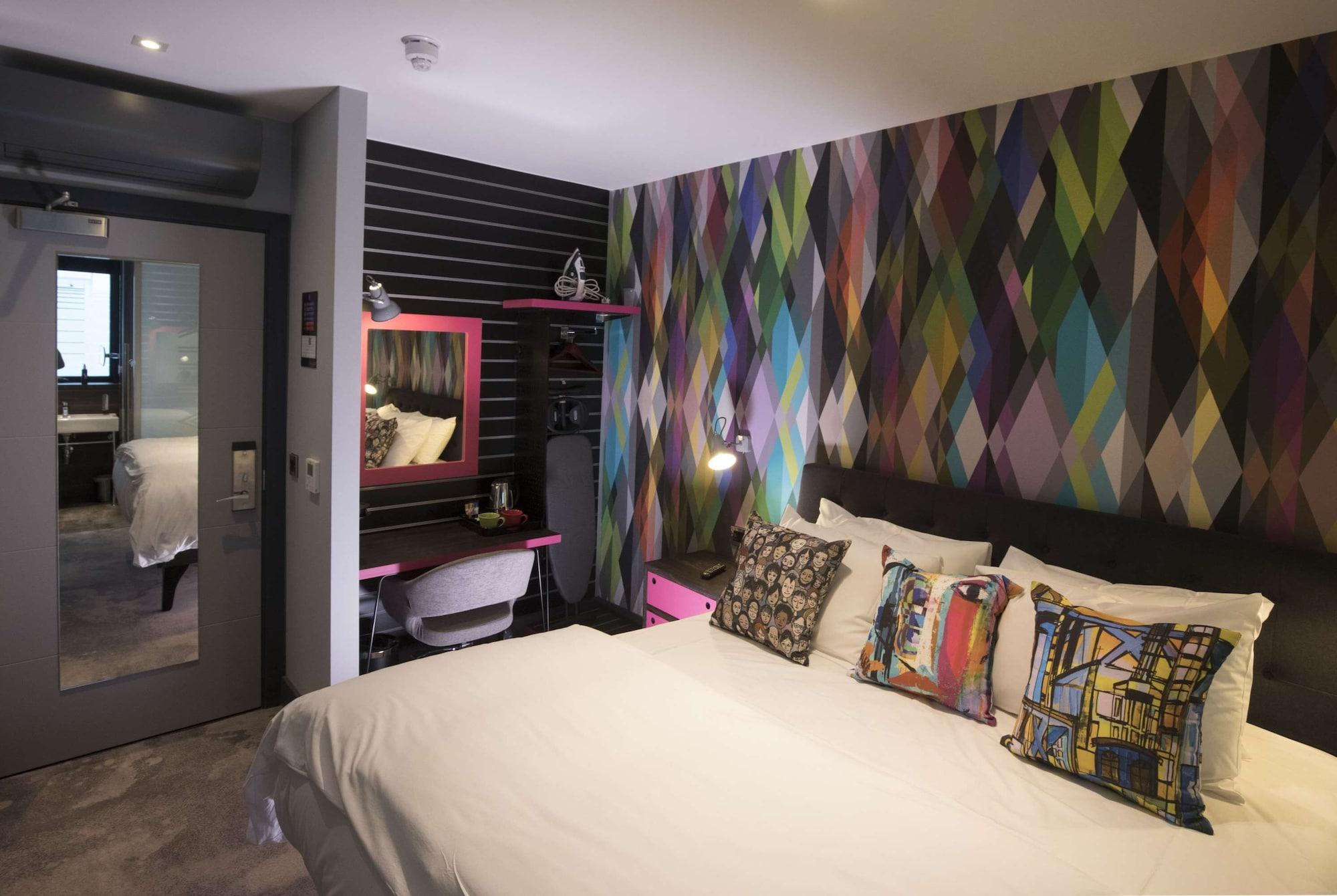 Village Bristol Hotel Filton