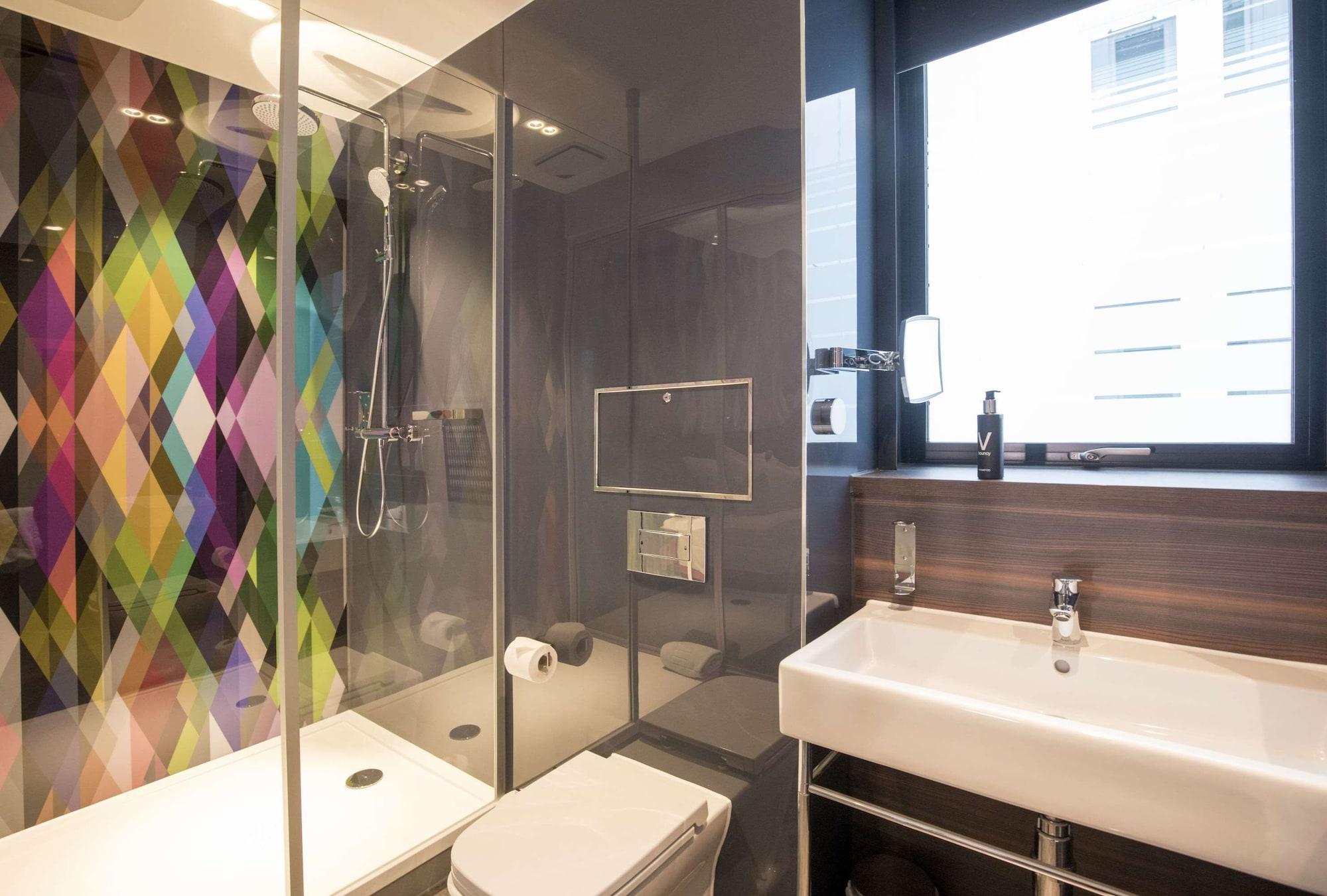 Village Bristol Hotel 4*