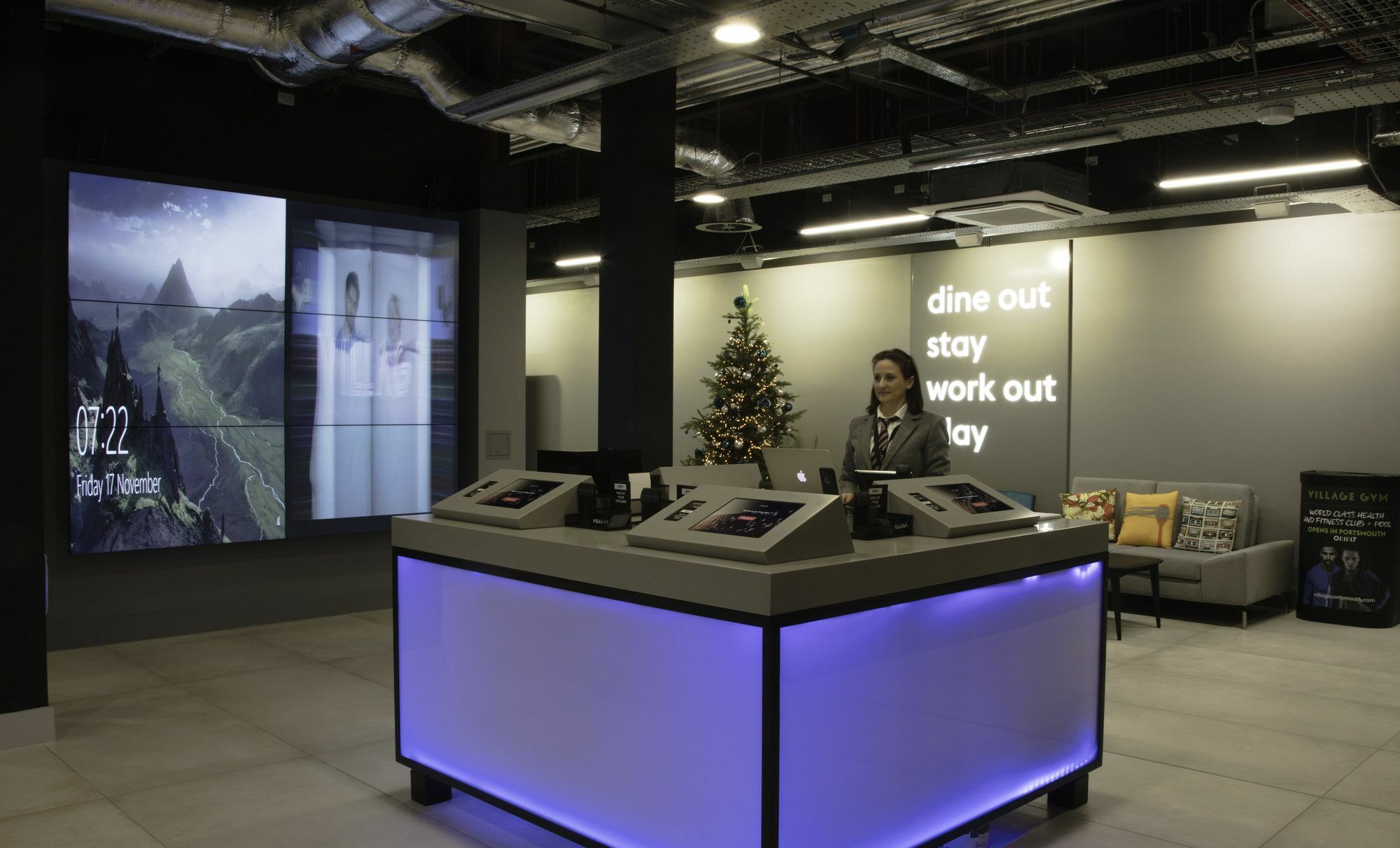 Village Bristol Hotel 4*