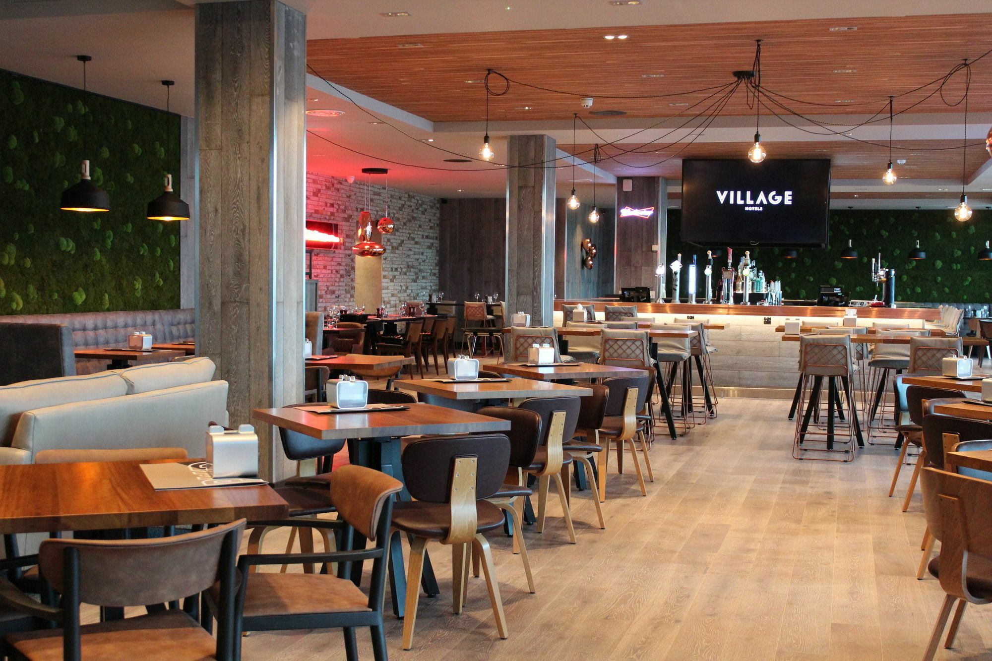 Hotel Village Bristol 4*