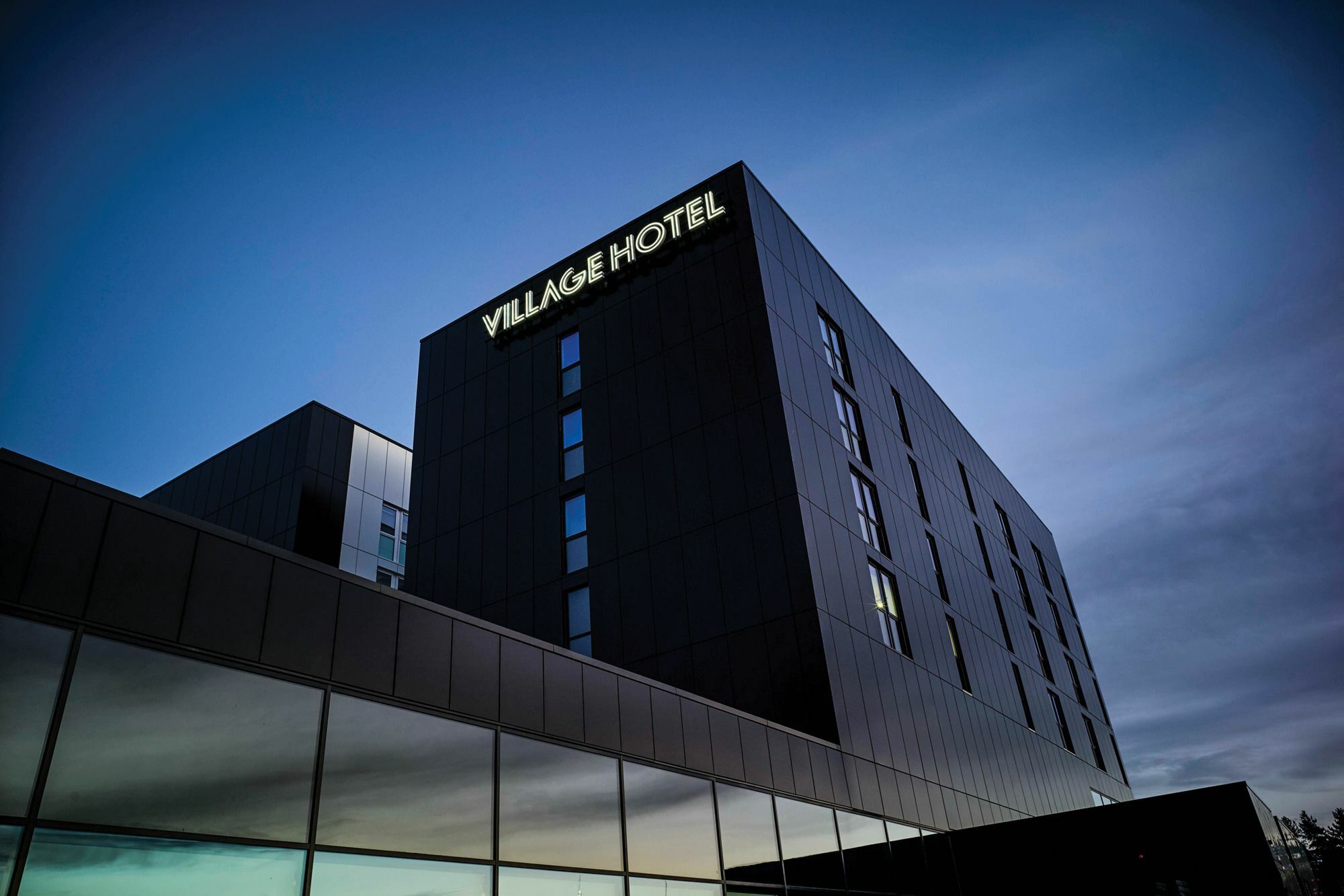 Village Bristol 4*